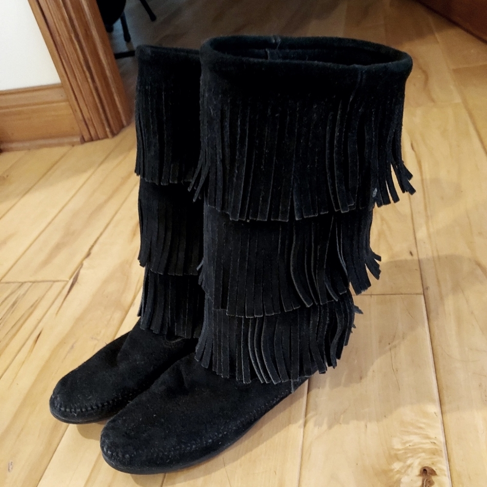 Minnetonka 3 Layer Fringe Boot, Black - image 5